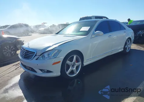 2008 Mercedes-Benz S 550 4Matic из США, поврежденный, VIN WDDNG86X38A153651